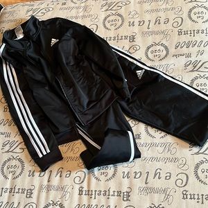 Boys Adidas Fit 10/12 - barely worn